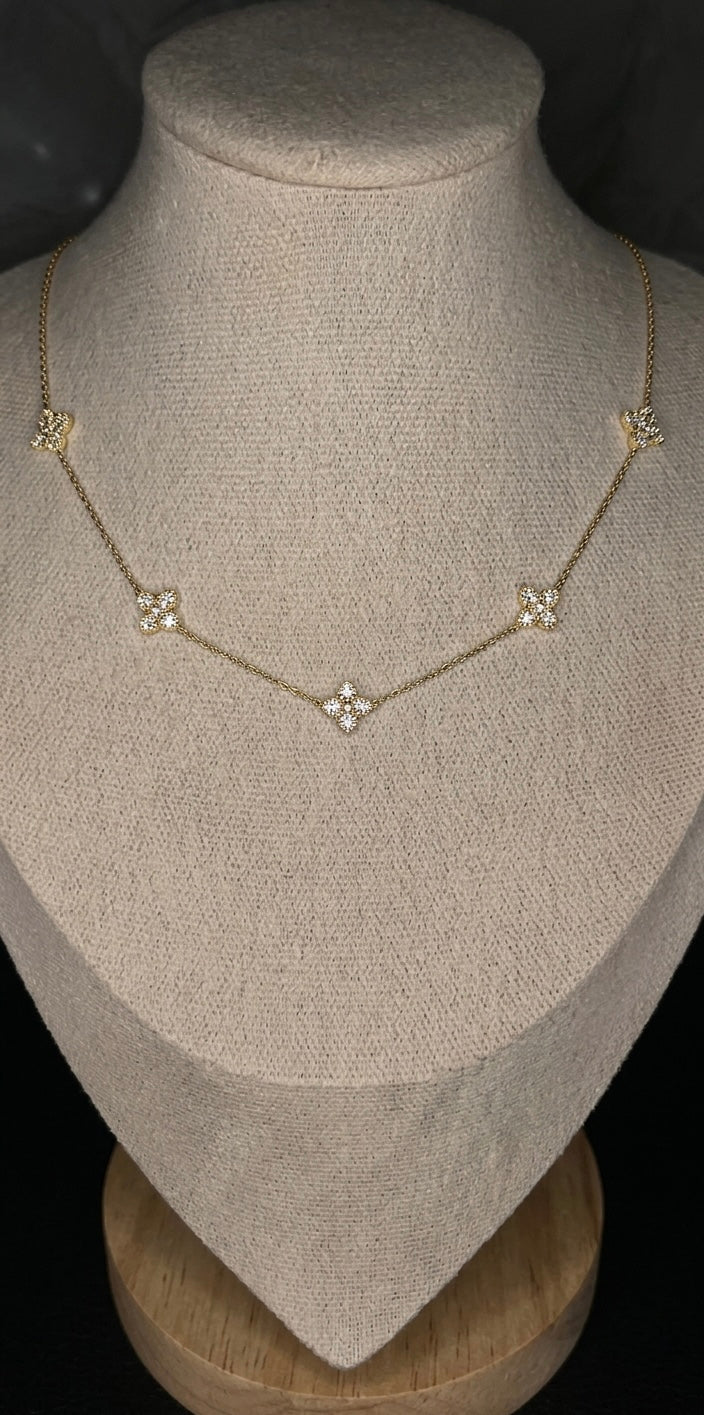 Motif charm necklace