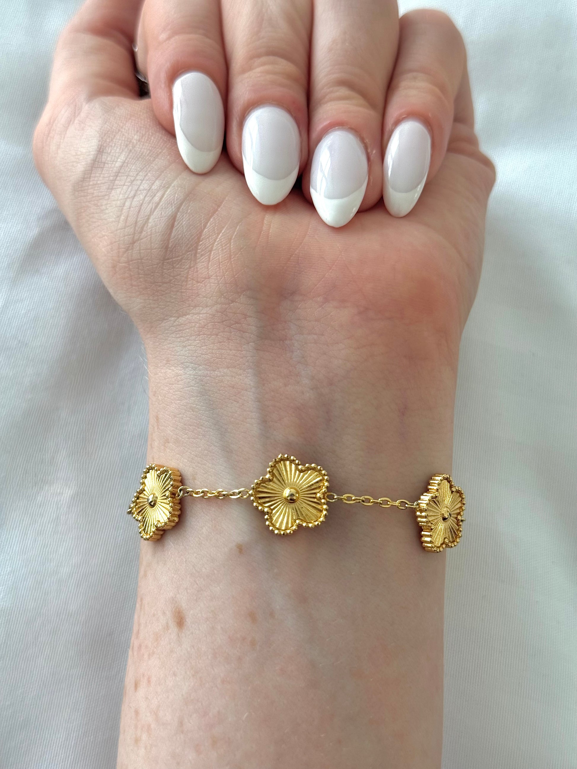 Stainless steel clover braclet