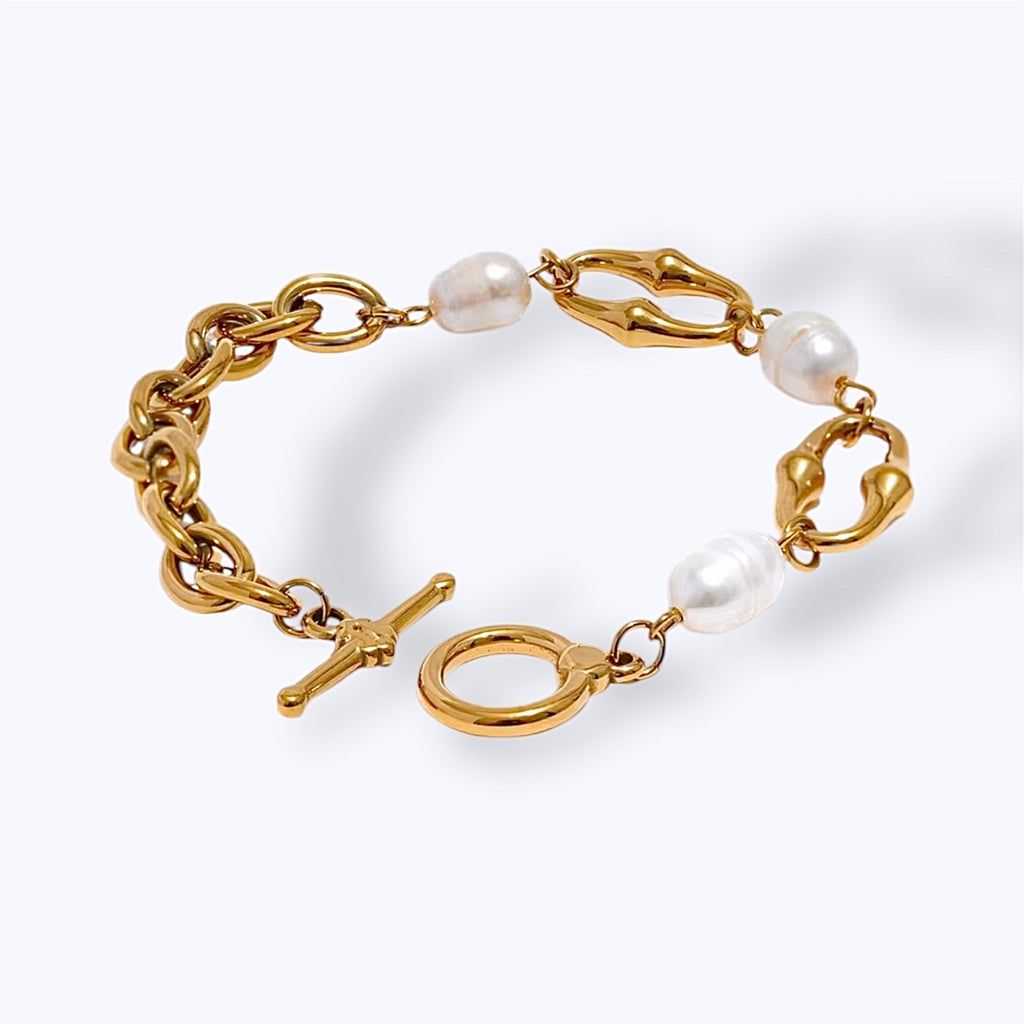 Classic pearl bracelet