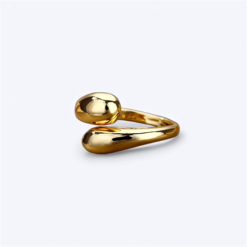 Simplicity gold ring