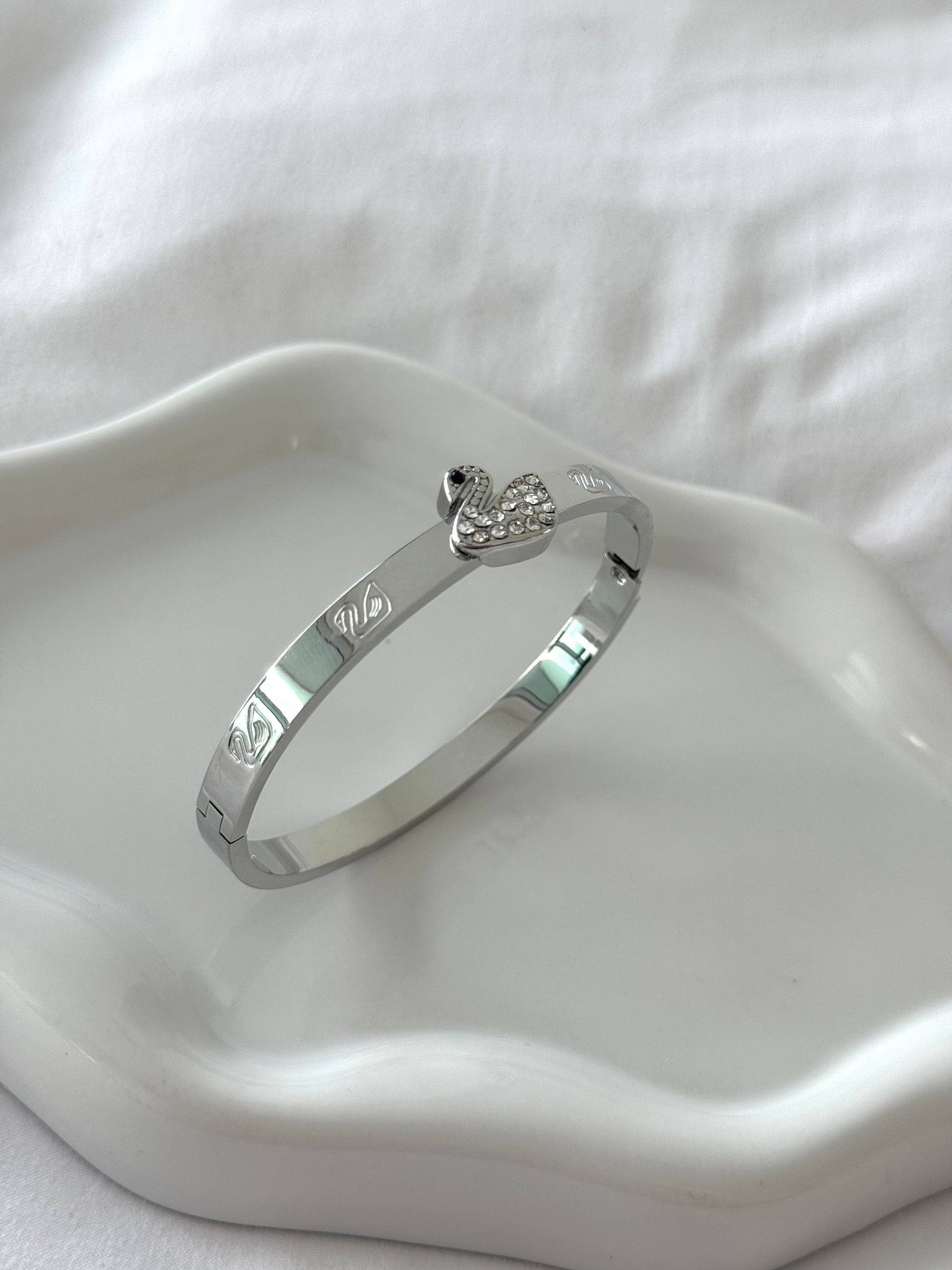 Swan bangle