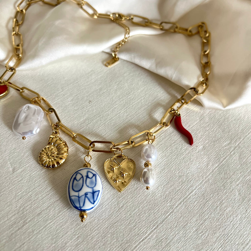 Flower romance necklace