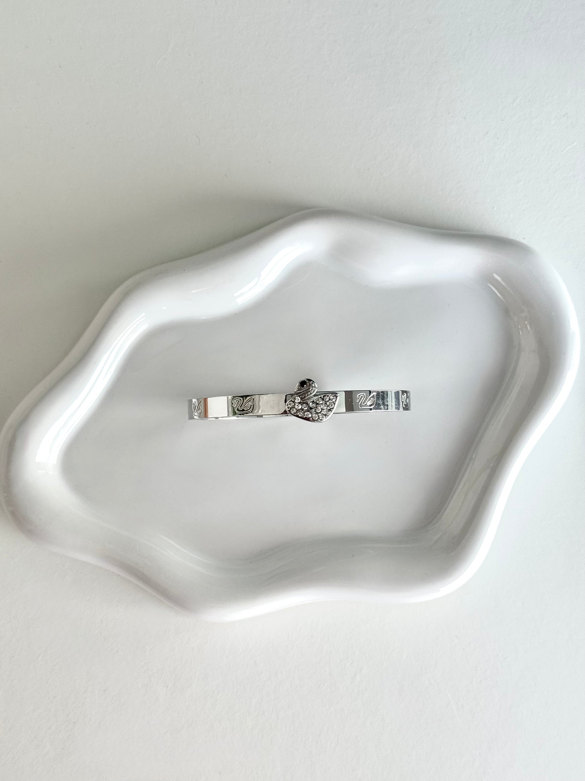 Swan bangle
