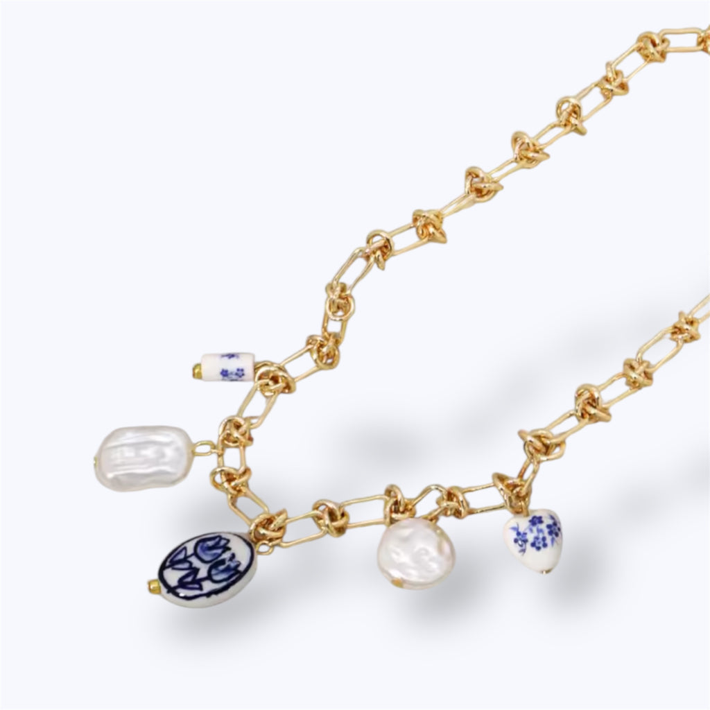 Blossom pearl necklace