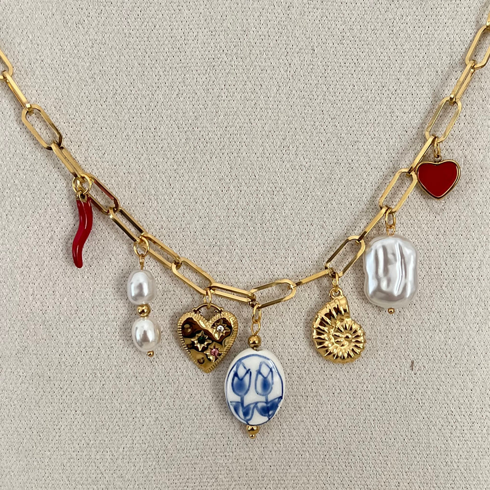 Flower romance necklace