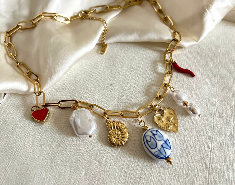 Flower romance necklace