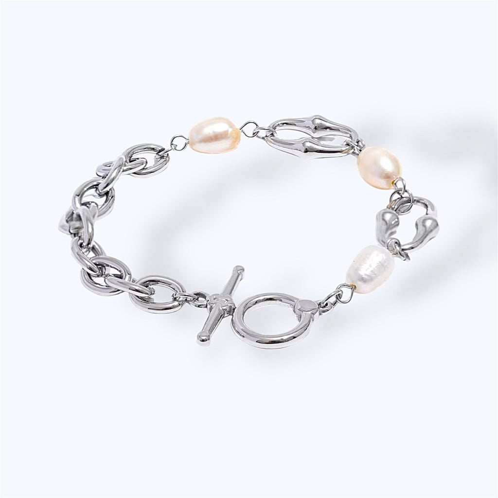 Classic pearl bracelet