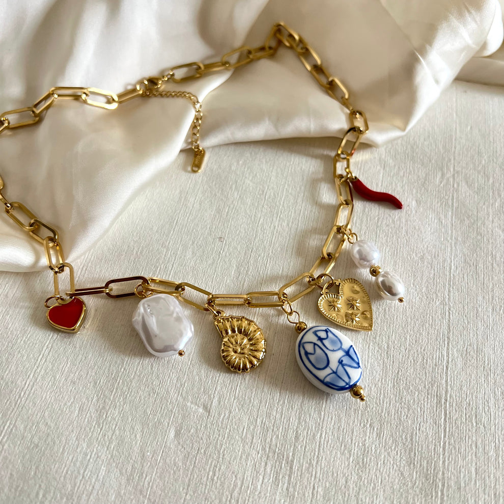 Flower romance necklace
