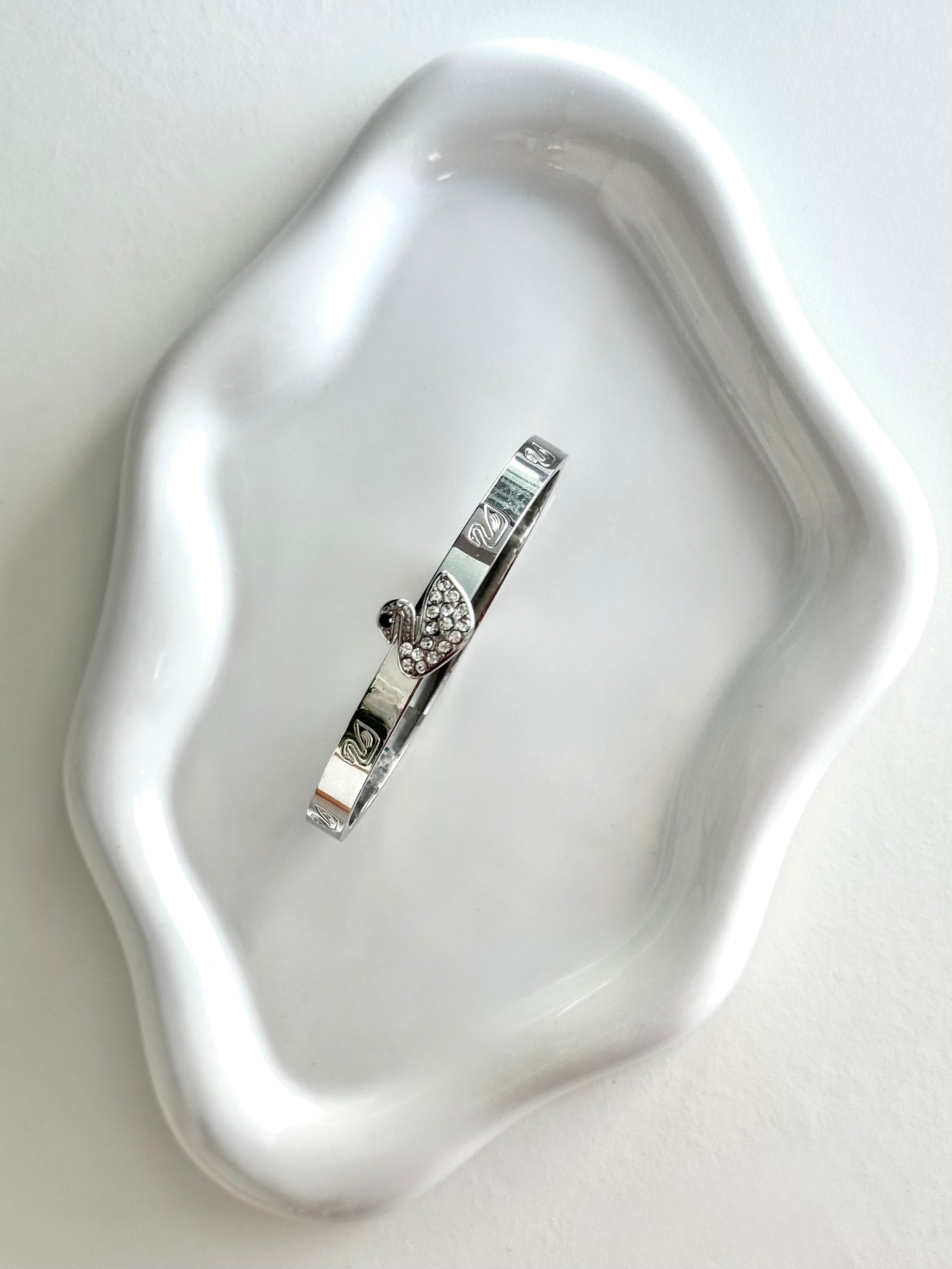 Swan bangle