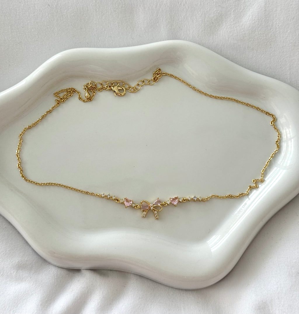 Bow necklace