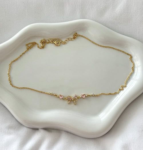 Bow necklace