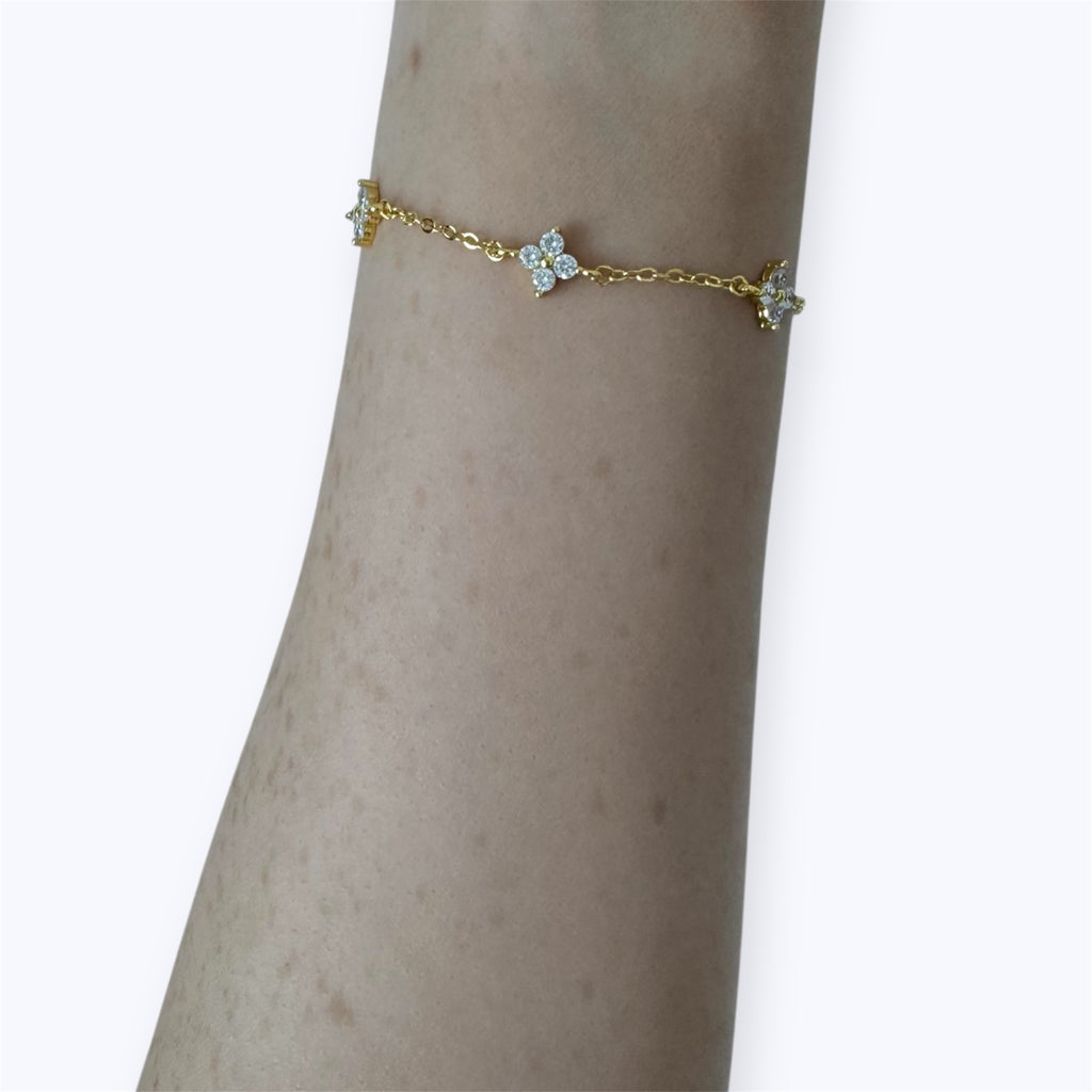 Crystal flower bracelet