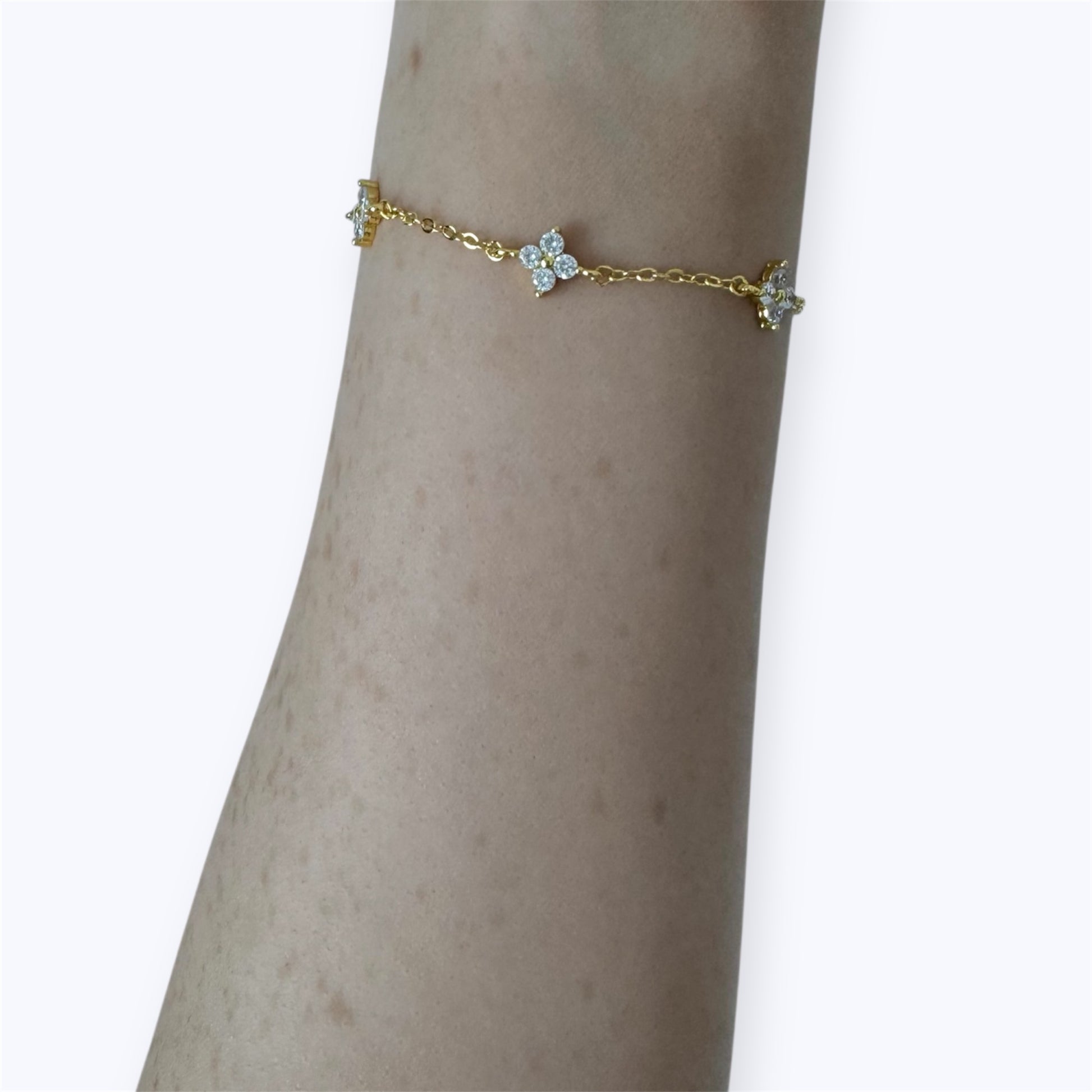 Crystal flower bracelet